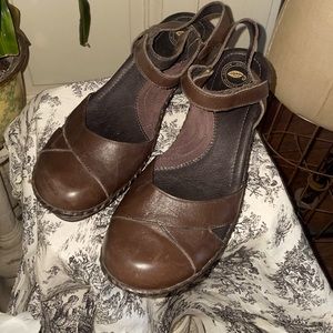 Nurture by Lamaze wedge shoes with ankle strap. Size 7.5m chocolate brown